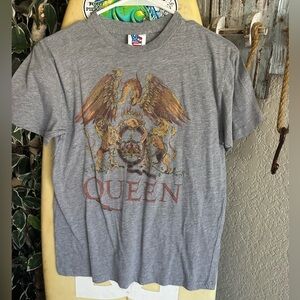 Junk Food Clothing Queen Crest Graphic Tee - Grey